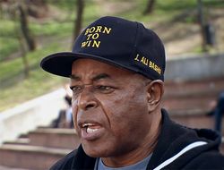 фото - «Они просто гадали». Экс-тренер Усика раскритиковал штаб Джошуа