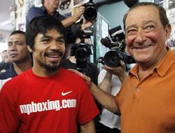 фото - Арум — о том, в каком весе будут драться Пакьяо и Кроуфорд