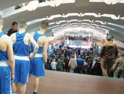 фото - В Харькове прошло уникальное бокс-шоу: в метро, где не страшны С-300 – видео
