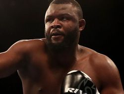 фото - Сергей Кузьмин спорно уступил Мартину Баколе (+ видео)