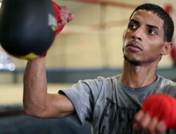фото - Анхель Акоста, подопечный Котто, дебютную защиту проведёт против японца — СМИ 