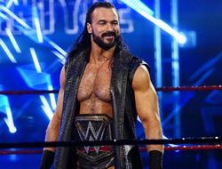 фото - Тайсон Фьюри возвращается в реслинг? Супертяж готов надавать по лицу чемпиону WWE