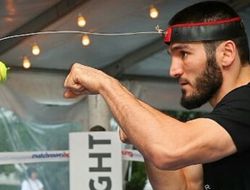 фото - Тренер Бетербиева: Артур хоть сейчас вышел бы против Бивола или Стивенсона