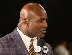 фото - Эвандер Холифилд сказал, кто и почему выиграет в реванше Руис–Джошуа