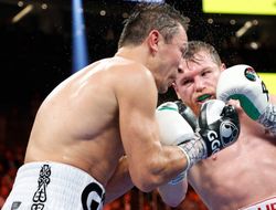 фото - Головкин просто выживал в бою с Канело, а Рамирес побьёт Бивола — экс-чемпион