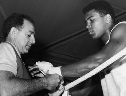 фото - Боксёрская классика на YouTube: часть I — подборка редкого видео с легендами