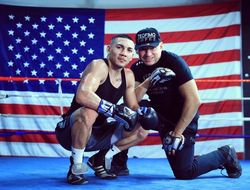 фото - Жаркие спарринги: отец Теофимо Лопеса получил по лицу — СМИ