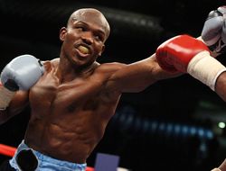 фото - Тимоти Брэдли победил Джесси Варгаса