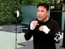 фото - Де Ла Хойя замесил невидимого соперника: видео с разминки молодящегося ветерана