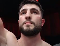 фото - Нокаут года? Джамбеков срубил Элбиали апперкотом: видео