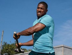 фото - Энтони Джошуа задаст перцу Александру Усику, предостерегает Эдди Хирн