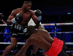 фото - Яркое из Лондона. Как Дюбуа и Шарп уничтожили Эбезенера и Деклана — видео