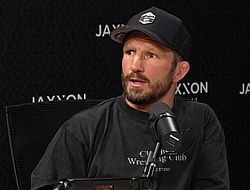 фото - Шок! Чемпион UFC раскрыл смехотворный гонорар за историческую победу