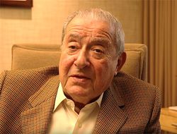 фото - На бой Ломаченко–Лопес претендуют три арены — Арум