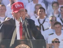 фото - Супертурнир UFC White House состоится в воскресенье? Трамп «слил» дату