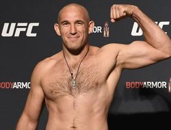 фото - UFC. Алексей Олейник сразится с «Кувалдой» из Швеции