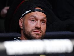 фото - Всё из-за Усика. Отец Фьюри объяснил причину затянувшихся переговоров