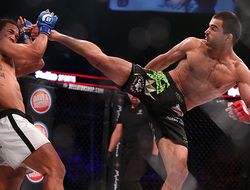 фото - Bellator: Корешков не оставил шансов Хендерсону