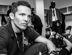 фото - Рефери прокомментировал принятое им спорное решение на UFC on ESPN 57