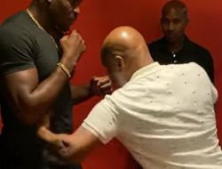 фото - Майк Тайсон учит нокаутёра Фрэнсиса Энганну из UFC премудростям бокса — видео