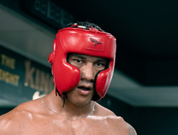 фото - Опетая уже с соперником — это небитый боец, который выступал на Олимпиаде