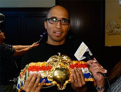 фото - Василий Ломаченко, забери свою награду, ты заслужил её! — главред The Ring Magazine