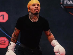 фото - Будет скучно. Расселл назвал победителя боя Дэвис vs Стивенсон