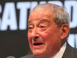 фото - Ломаченко может провести бой с Дэвисом — Арум подтверждает