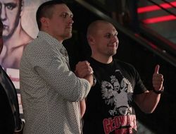 фото - Лицом к лицу перед боем: Гловацки и Усик на «войне взглядов» в Гданьске — видео