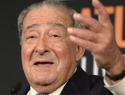 фото - Арум: Я бы не позволил Альваресу так поступить с Головкиным