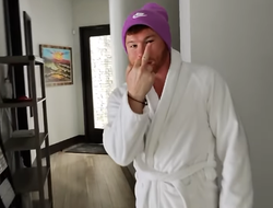 фото - Канело тычет «факи» и восстанавливается после тренировки в ледяной ванне: видео