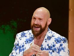 фото - Фьюри недоволен, что Усик занял его место: Какой-то никчемный крузер!