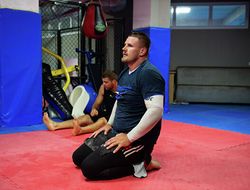 фото - Объявлены бои Мамедов–Хендерсон и Романов–Латифи: подерутся до конца зимы