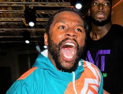 фото - Австралийский супертяж сделает то, что обещал, но не сделал сам Мейвезер