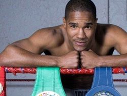 фото - Почти под копирку: Мохумади побил Иларио и стал EBU-чемпионом в суперсреднем весе