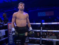 фото - Возвращение «Электрика»: Пэдли нанёс дебютное поражение Цветановичу: видео