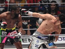 фото - Мейвезер – Асакура: видео нокаута и лучших моментов боя из рингсайда