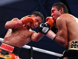 фото - Кёгучи замесил Бермудеса в кровавой драке и остался с титулом: видео