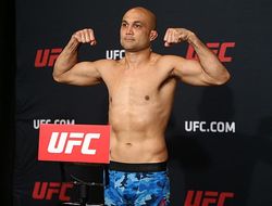 фото - Видео взвешивания UFC Fight Night 103: Яир Родригес — Би-Джей Пенн, Олейник, Смоляков