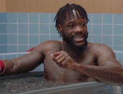 фото - Уайлдер посидел в лохани и намекнул, что может уйти на пенсию: яркое видео