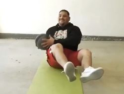 фото - Шок и трепет: Энди Руис надумал дотренироваться до кубиков пресса — видео