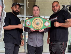 фото - 43-летний нокаутёр, который побил рекорд Майка Тайсона, защитил «титул»