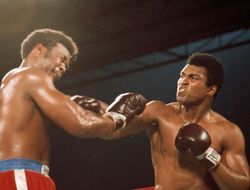 фото - Легендарный пояс Мухаммеда Али продали на аукционе за миллионы долларов: фото