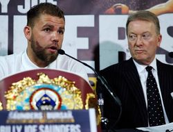 фото - Сможет ли Сондерс заменить Альвареса в бою с Головкиным? Уоррен не исключает