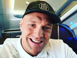 фото - Боксёры поздравляют с Днём матери, Фьюри интригует, Фармер и Жервонта снова ругаются — соцсети