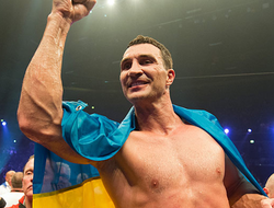 фото - Кличко предупреждает Джошуа: Я могу свалить противника любой рукой