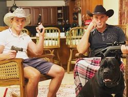 фото - Гассиев на зарядке, Олейник на Диком Западе, Стерлинг и Волкановски троллят конкурентов — соцсети