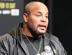 фото - Камару Усману нельзя драться с Канело Альваресом: Кормье назвал причину