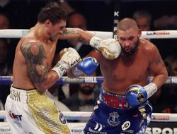 фото - Александр Усик выступит в андеркарде у Геннадия Головкина? Отвечает Эдди Херн