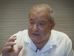 фото - Боб Арум рассказал о планах на Василия Ломаченко